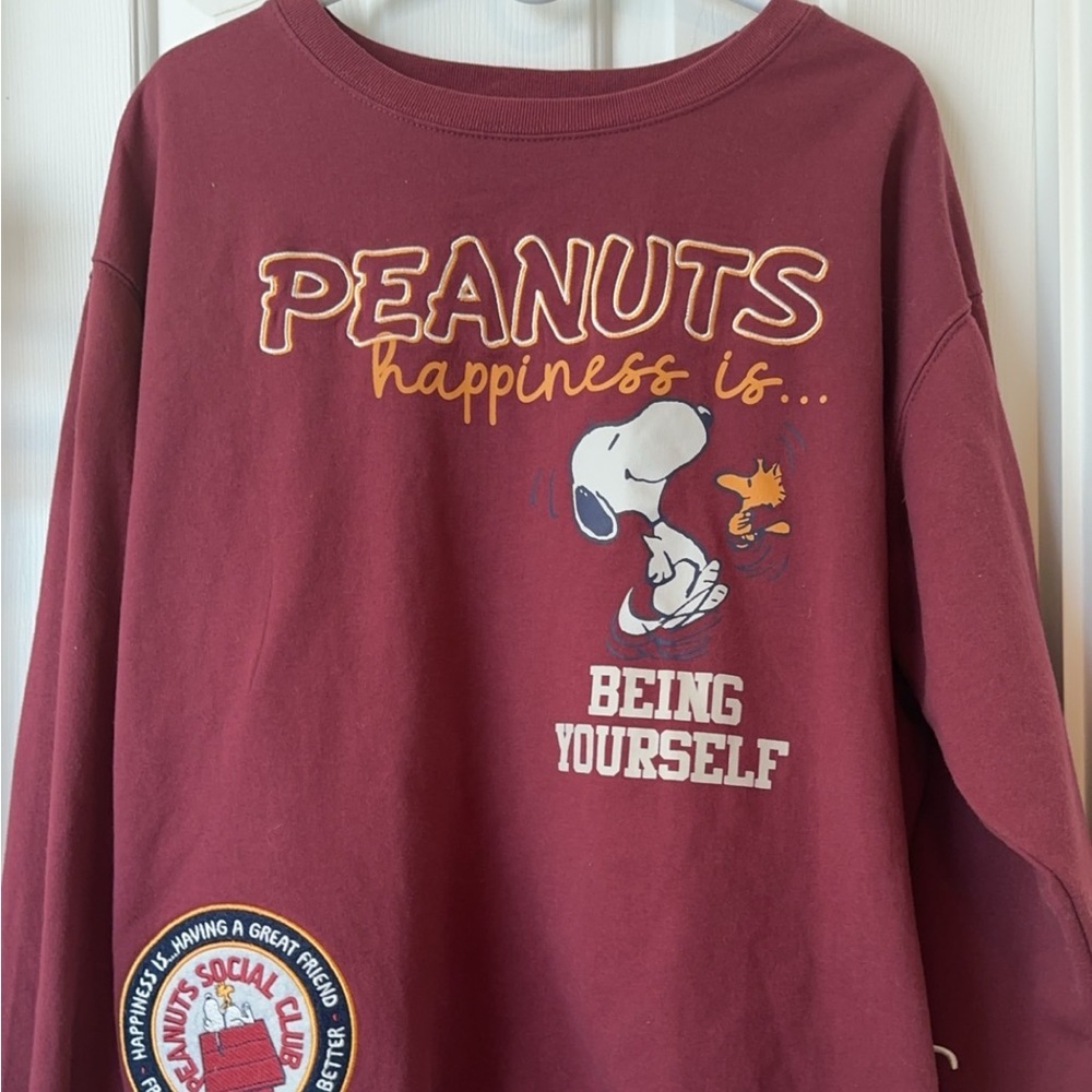 PEANUTS Women’s Burgundy Graphic Embroidered Crewneck/Hoodie
